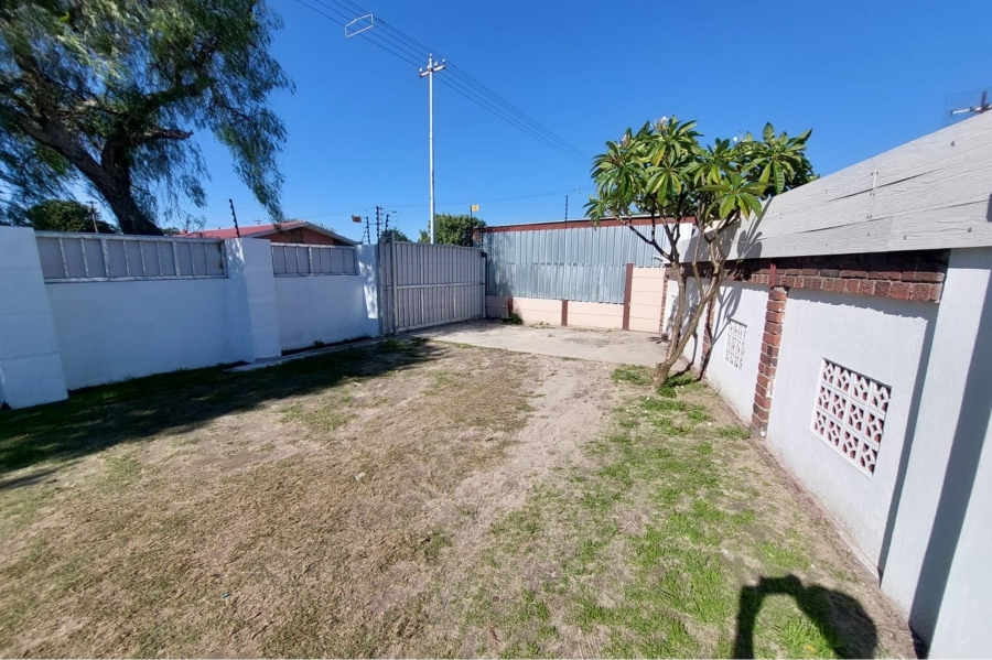 7 Bedroom Property for Sale in Parow Valley Western Cape